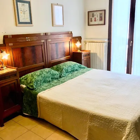 La Casa Colorata - Large Flat - Desenzano Del Garda Apartment Desenzano del Garda