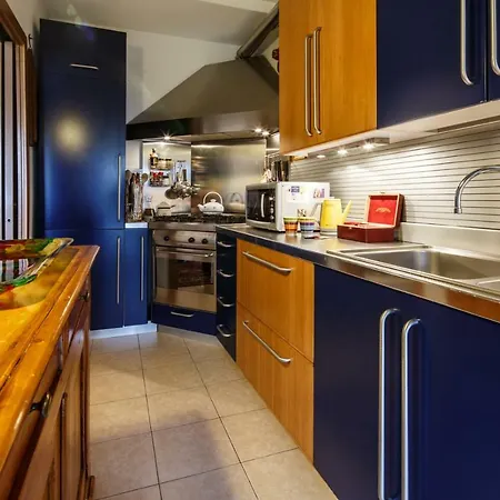 La Casa Colorata - Large Flat - Desenzano Del Garda Apartment